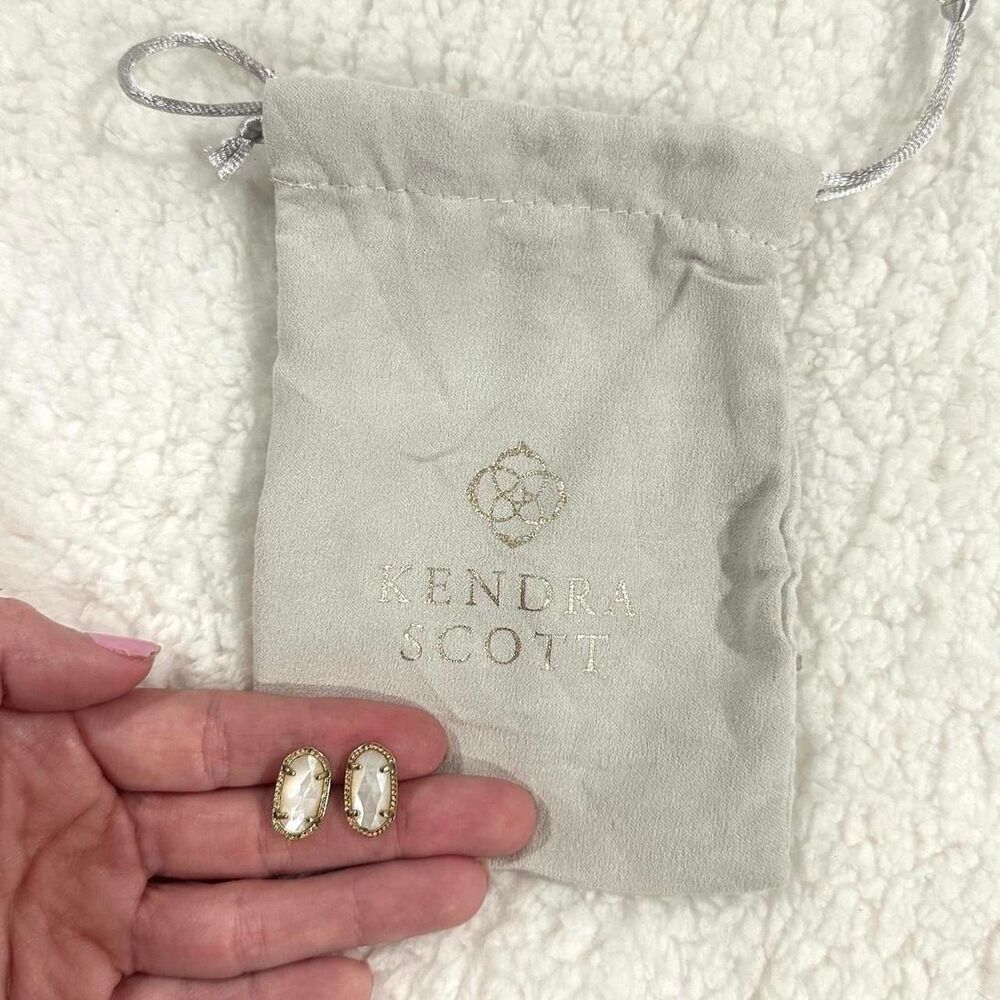 Kendra Scott Elle Stud earrings